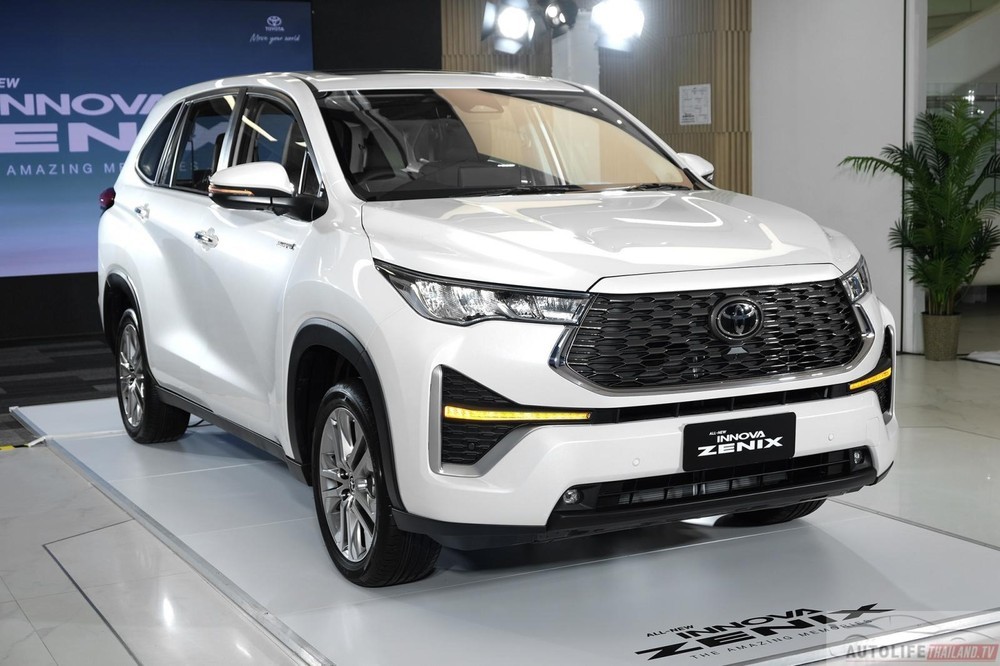 Toyota Innova thế hệ mới vừa ra mắt Thái Lan, chuẩn bị ‘đổ bộ’ Việt Nam ‘đấu’ Mitsubishi Xpander?