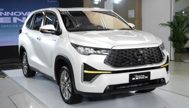 Tin xe trưa 20/7: Toyota Innova thế hệ mới chính thức trình làng, vượt xa Mitsubishi Xpander mọi mặt ảnh 1