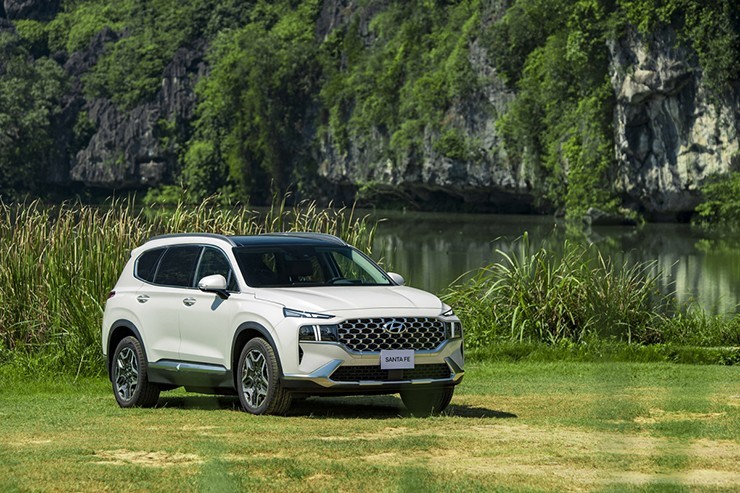 Giá lăn bánh Hyundai Santa Fe tháng 7/2023: Càn quét Ford Everest và Toyota Fortuner nhờ ưu đãi mới ảnh 4