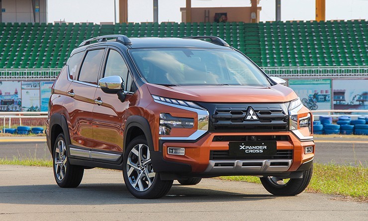 Giá lăn bánh Mitsubishi Xpander Cross tháng 7/2023: Giảm sâu, kèm quà khủng quyết đấu Suzuki XL7 ảnh 1