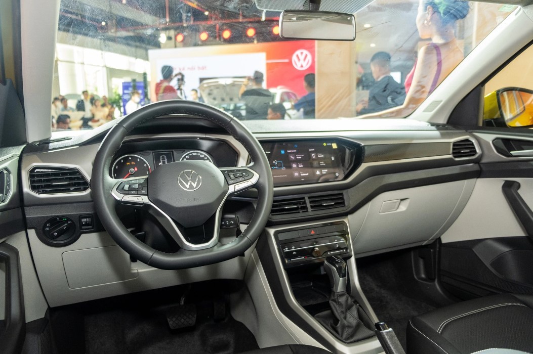 Mẫu SUV ngang cỡ Toyota Corolla Cross giảm giá sốc gần 200 triệu đồng để thu hút khách Việt ảnh 4