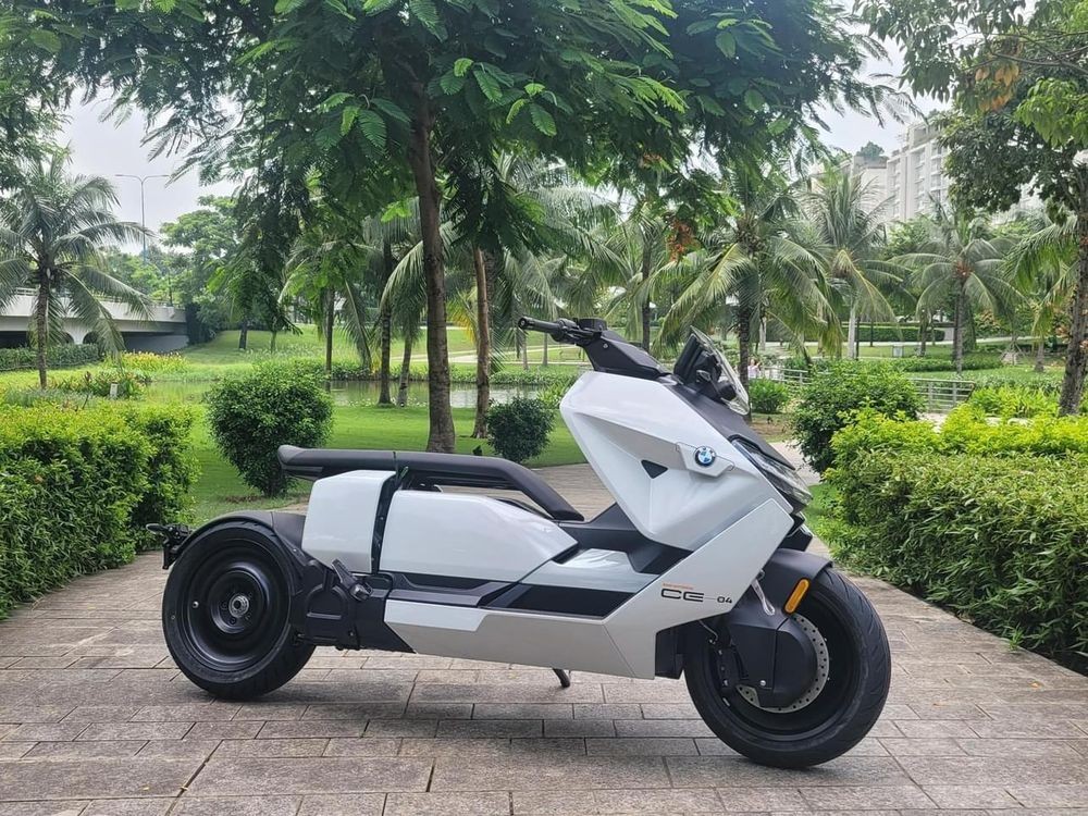BMW CE 04 – Xe máy điện của ông lớn BMW về Việt Nam, thiết kế bề thế, nam tính chuẩn ‘gu’ phái mạnh