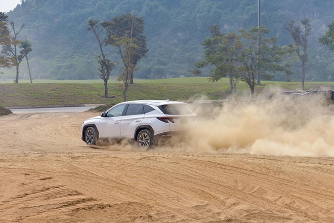 Giá lăn bánh Hyundai Tucson giữa tháng 9/2023 siêu hấp dẫn, Mazda CX-5 và Honda CR-V cần cảnh giác ảnh 7