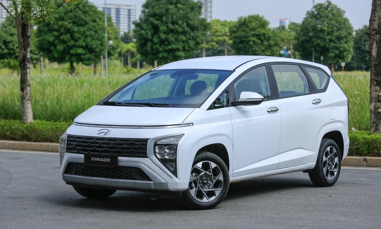 ‘Kẻ thách thức Mitsubishi Xpander’ giảm giá sốc 120 triệu đồng kèm quà tặng khủng thu hút khách Việt ảnh 2