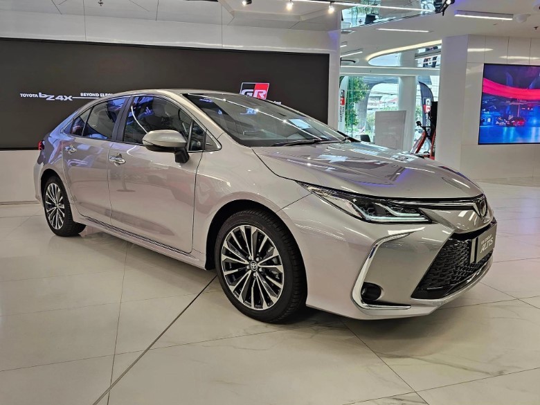 Hé lộ Toyota Corolla Altis 2023 trước ngày ra mắt tại Việt Nam, trang bị lấn lướt Mazda3 và Kia K3 ảnh 2