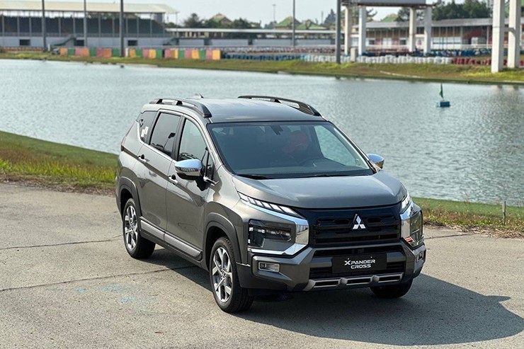 Giá lăn bánh Mitsubishi Xpander Cross tháng 10/2023: Khuyến mại tưng bừng, ‘bóp nghẹt’ Suzuki XL7 ảnh 2