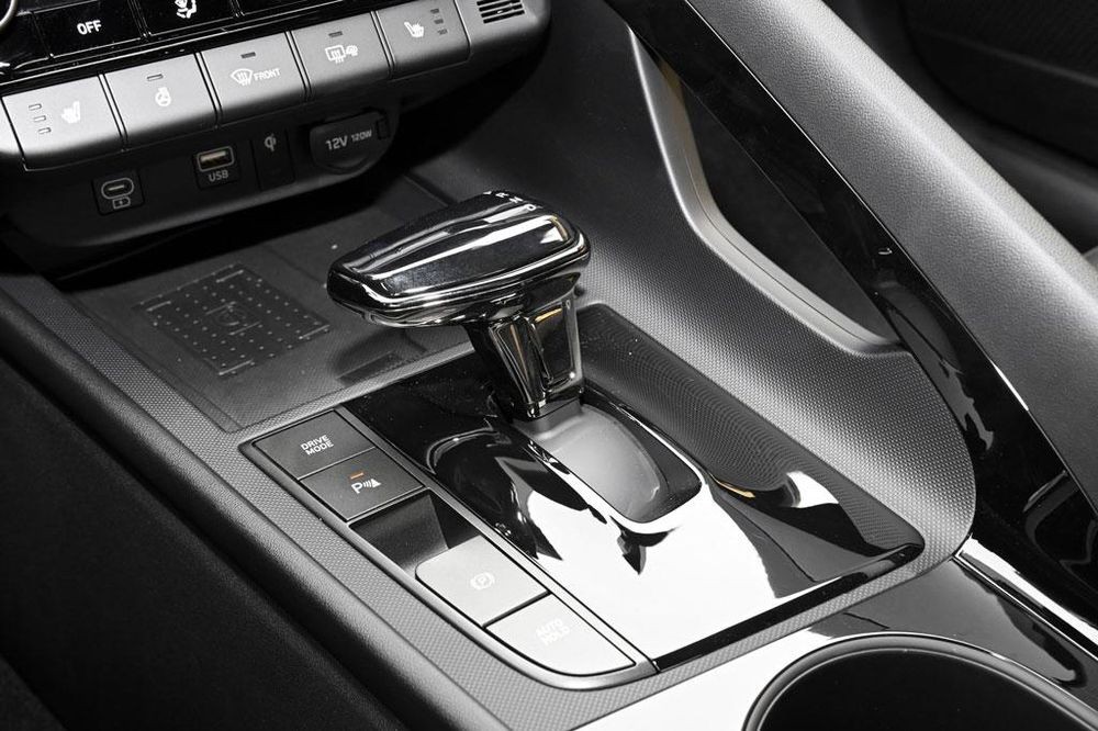 ‘Kỳ phùng địch thủ’ của Mazda3 ra mắt phiên bản mới cực chất, giá khởi điểm rẻ ngang Kia Morning ảnh 7