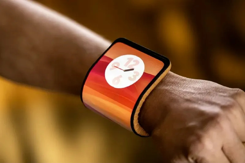 Motorola giới thiệu điện thoại thông minh có màn hình dẻo có thể đeo quanh cổ tay