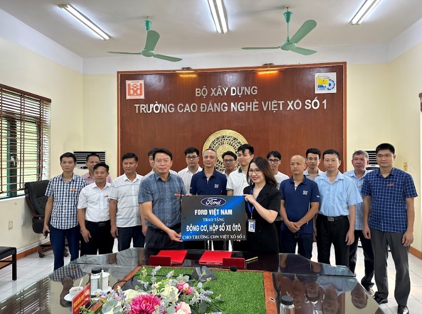 Ford Việt Nam trao tặng động cơ, hộp số, đóng góp vào phát triển giáo dục bền vững tại Việt Nam ảnh 2