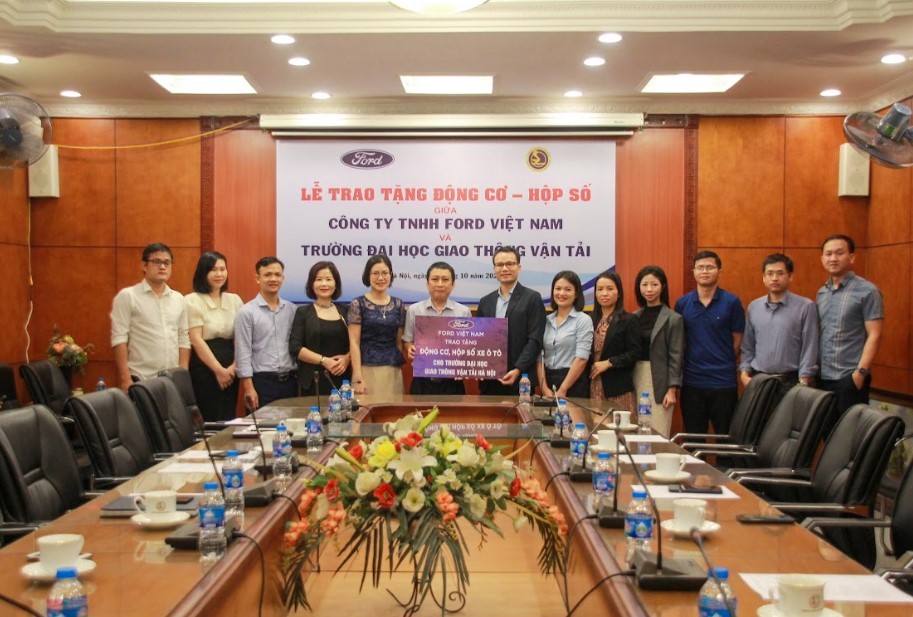Ford Việt Nam trao tặng động cơ, hộp số, đóng góp vào phát triển giáo dục bền vững tại Việt Nam ảnh 5