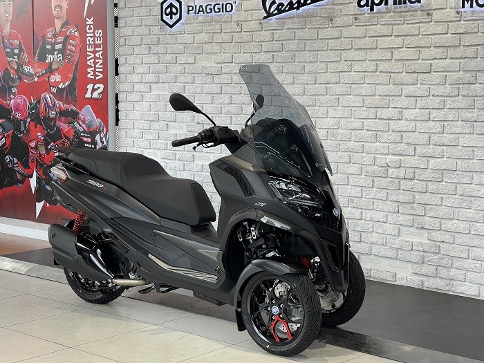 piaggio-mp3-2023-2-1698739610.jpg