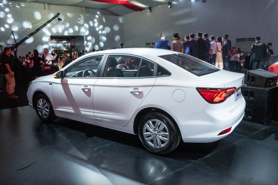 ‘Kẻ thách thức Mazda3’ giảm giá cực sốc, chỉ còn rẻ ngang Hyundai Grand i10 và Kia Morning ảnh 2