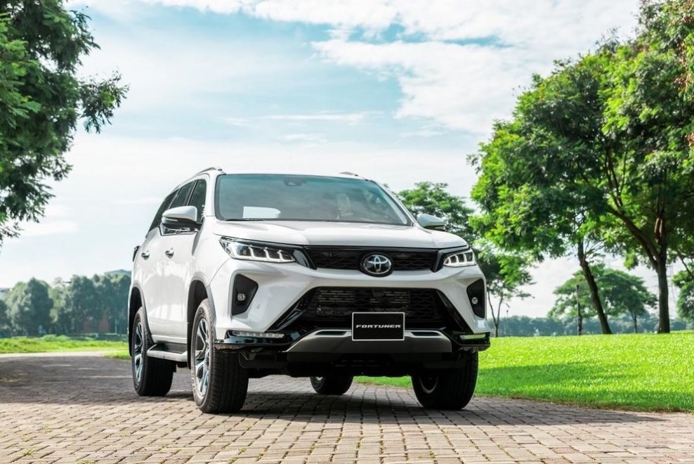 Quyết ‘bứt phá’ trước Hyundai Santa Fe và Ford Everest, Toyota Fortuner giảm giá sốc 138 triệu đồng ảnh 1