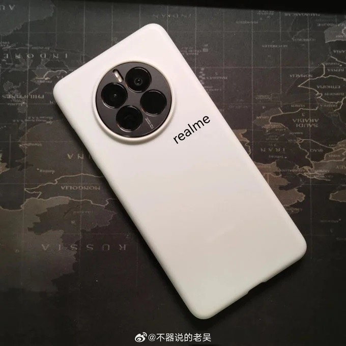 realme-gt-5-pro-leaked-image-1699518323.jpg