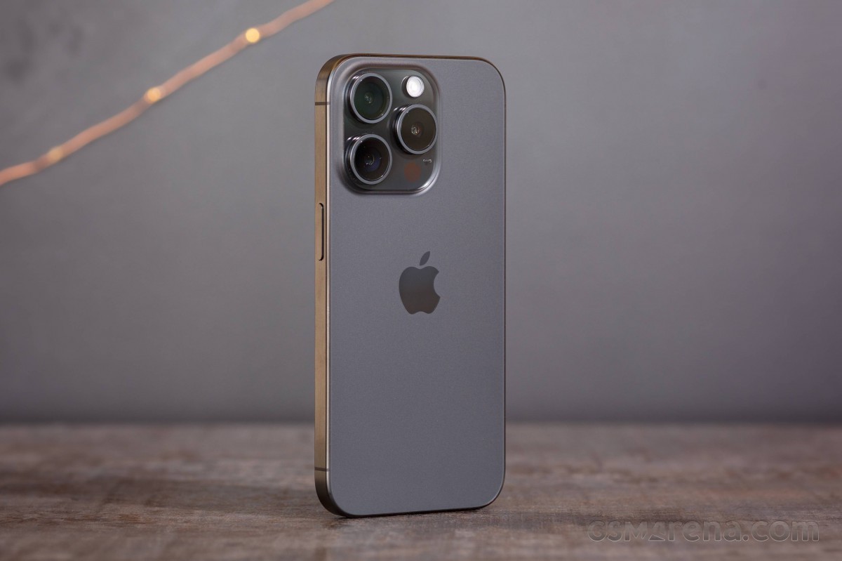 iPhone 15 Pro giá giảm như trong mơ, rẻ chưa từng thấy, sao phải mua iPhone 15 Pro Max to nặng đắt
