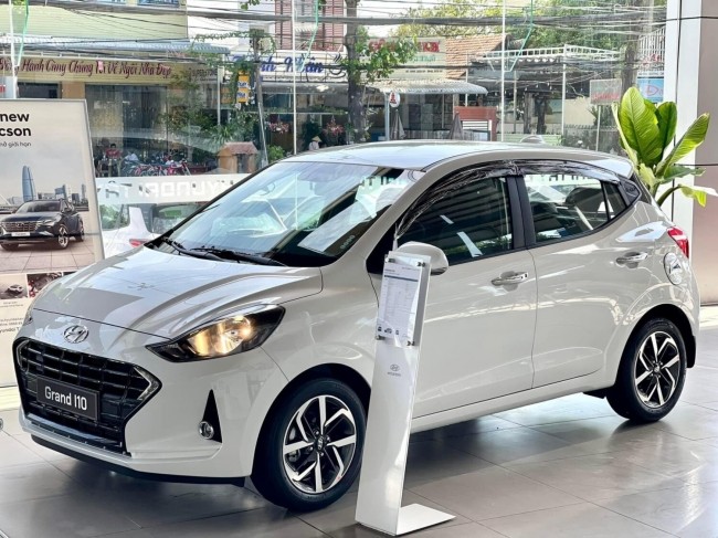 Tin xe hot 17/11: Hyundai Grand i10 giảm giá cực sốc hơn 54 triệu đồng, quyết chiến Kia Morning ảnh 1