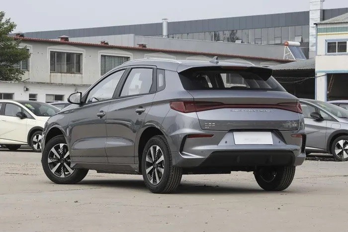 Hyundai Grand i10 ‘lâm nguy’ vì mẫu hatchback lớn hơn Kia Morning đẹp lung linh, giá 337 triệu đồng ảnh 4