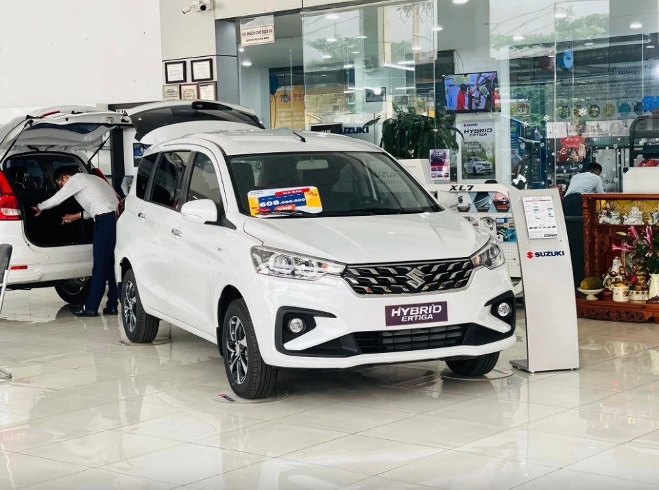 Đại lý Suzuki giảm giá ‘mối đe doạ’ Toyota Veloz Cross 130 triệu đồng, rẻ hơn hẳn Mitsubishi Xpander ảnh 1