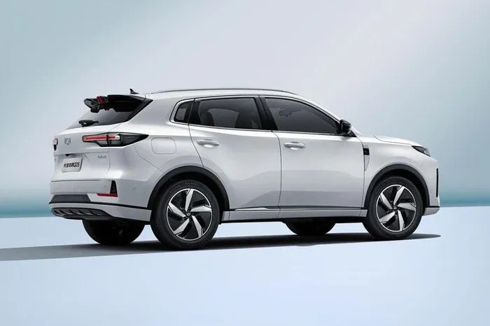 ‘Tuyệt đỉnh SUV hybrid’ giá chỉ từ 424 triệu đồng ra mắt, là đối thủ có thể ‘hất cẳng’ Toyota Corolla Cross ảnh 3