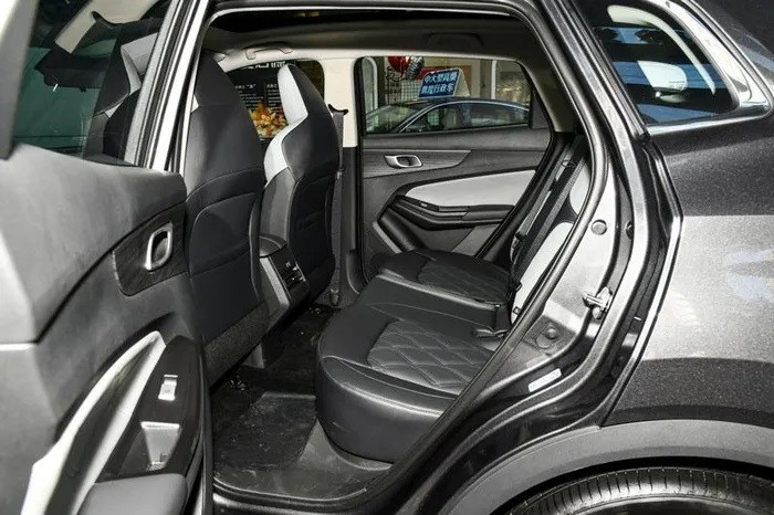 ‘Tuyệt đỉnh SUV hybrid’ giá chỉ từ 424 triệu đồng ra mắt, là đối thủ có thể ‘hất cẳng’ Toyota Corolla Cross ảnh 9