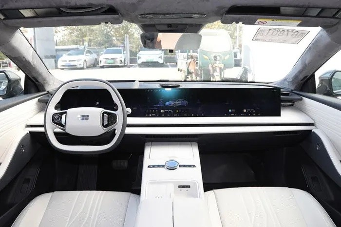 ‘Chiến thần’ sedan lớn hơn Toyota Camry giá 615 triệu đồng ra mắt: Thiết kế đẹp mắt, nhiều công nghệ ảnh 5