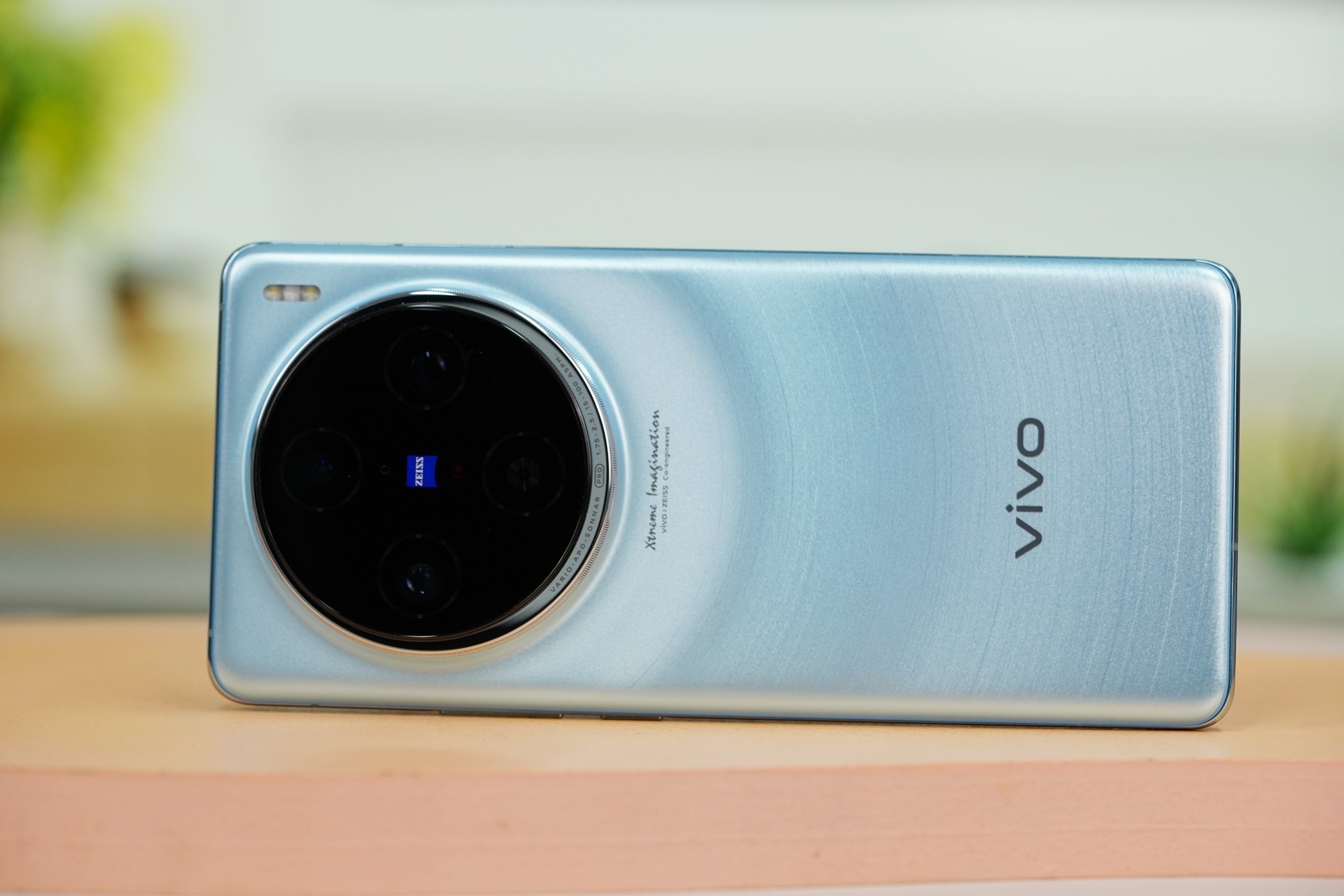 vivo-x100-pro-tren-tay-5-1700210848.jpg