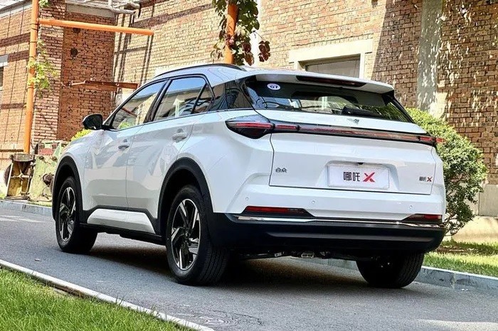 ‘Phù thủy’ SUV cỡ C giá chỉ 412 triệu đồng: Thiết kế sánh vai Mazda CX-5, trang bị lấn át Honda CR-V ảnh 4