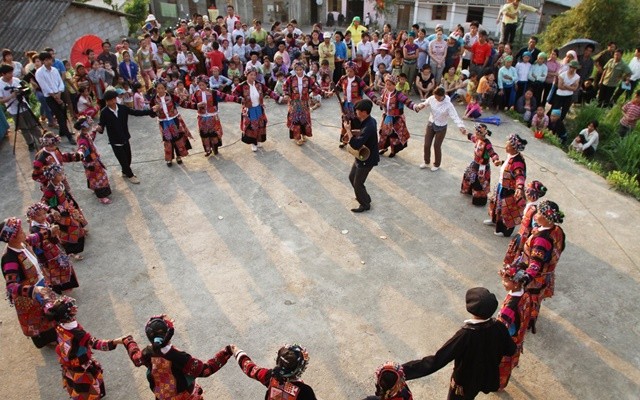 dac-sac-cua-nguoi-lo-lo-o-dong-van-ha-giang-7-1645149283-1704011203.jpg