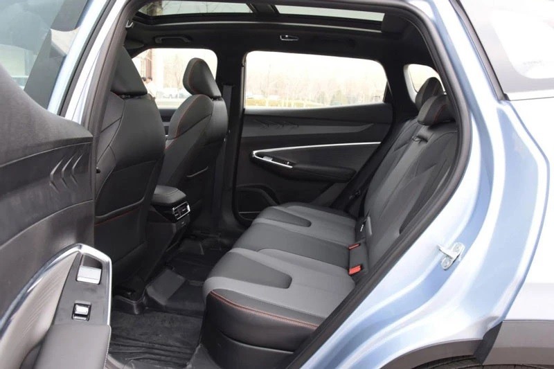 ‘Đối thủ cứng’ của Mazda CX-5 ra mắt: Giá 320 triệu đồng, rẻ hơn Kia Morning, đẹp lu mờ Honda CR-V ảnh 6