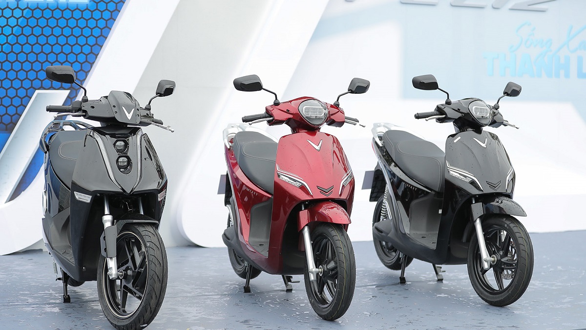 Bảng giá xe máy điện VinFast tháng 1/2024 giảm mạnh rẻ hơn xe Tàu: Khách Việt đổ xô mua chơi Tết