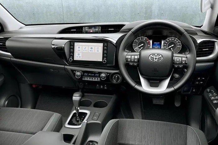 Cận cảnh ‘vua bán tải’ Toyota mới giá hấp dẫn: Thiết kế đẹp long lanh, trang bị lấn át Ford Ranger ảnh 5