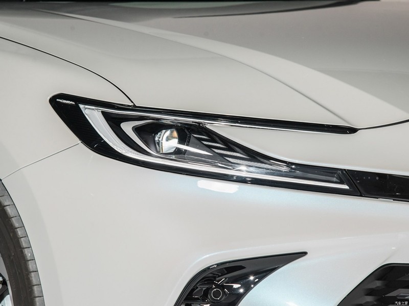 Chi tiết Toyota Camry 2024 mới đẹp ngất ngây vừa ra mắt: Giá từ 567 triệu đồng, trang bị đỉnh cao ảnh 2