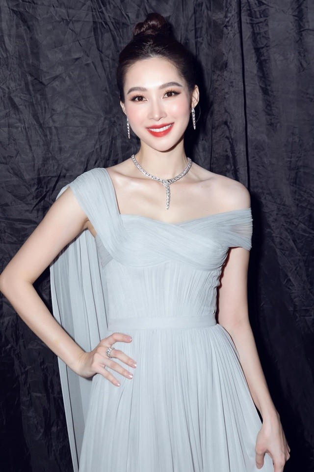 hai-hoa-hau-cung-ten-2-so-phan-cua-showbiz-viet-9-1704429466.jpg