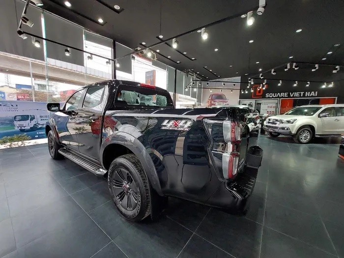 ‘Kẻ soán ngôi Ford Ranger’ giảm giá cực sốc 170 triệu đồng, mua ‘vua bán tải’ chơi Tết giờ quá rẻ ảnh 2