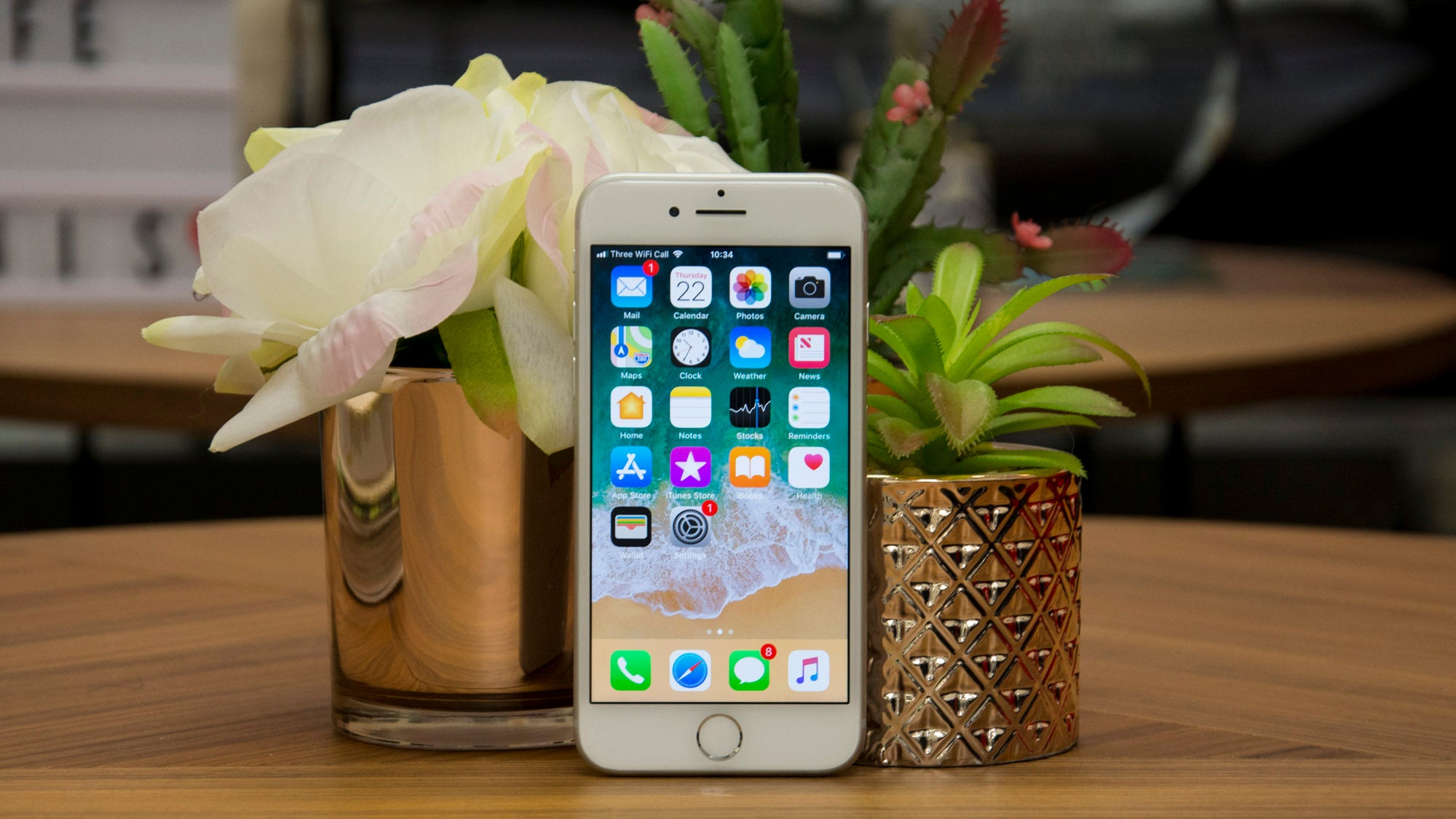 iPhone 8 nhỏ vẫn được săn đón, ở giá siêu rẻ từ 2 triệu chụp ảnh đẹp, nghe gọi tốt, lướt mạng mượt