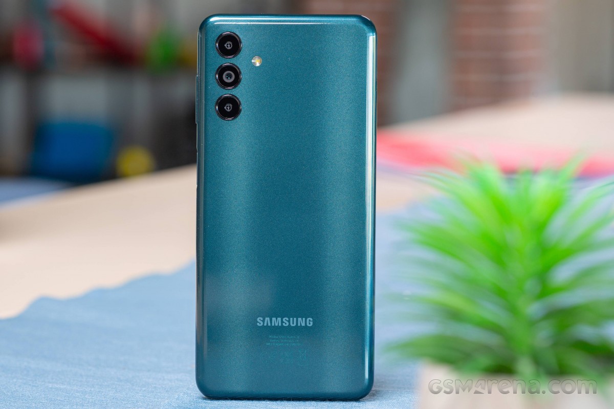 Điện thoại Samsung giá dưới 3 triệu: Màn hình rộng rãi, camera xịn chẳng kém Galaxy S24
