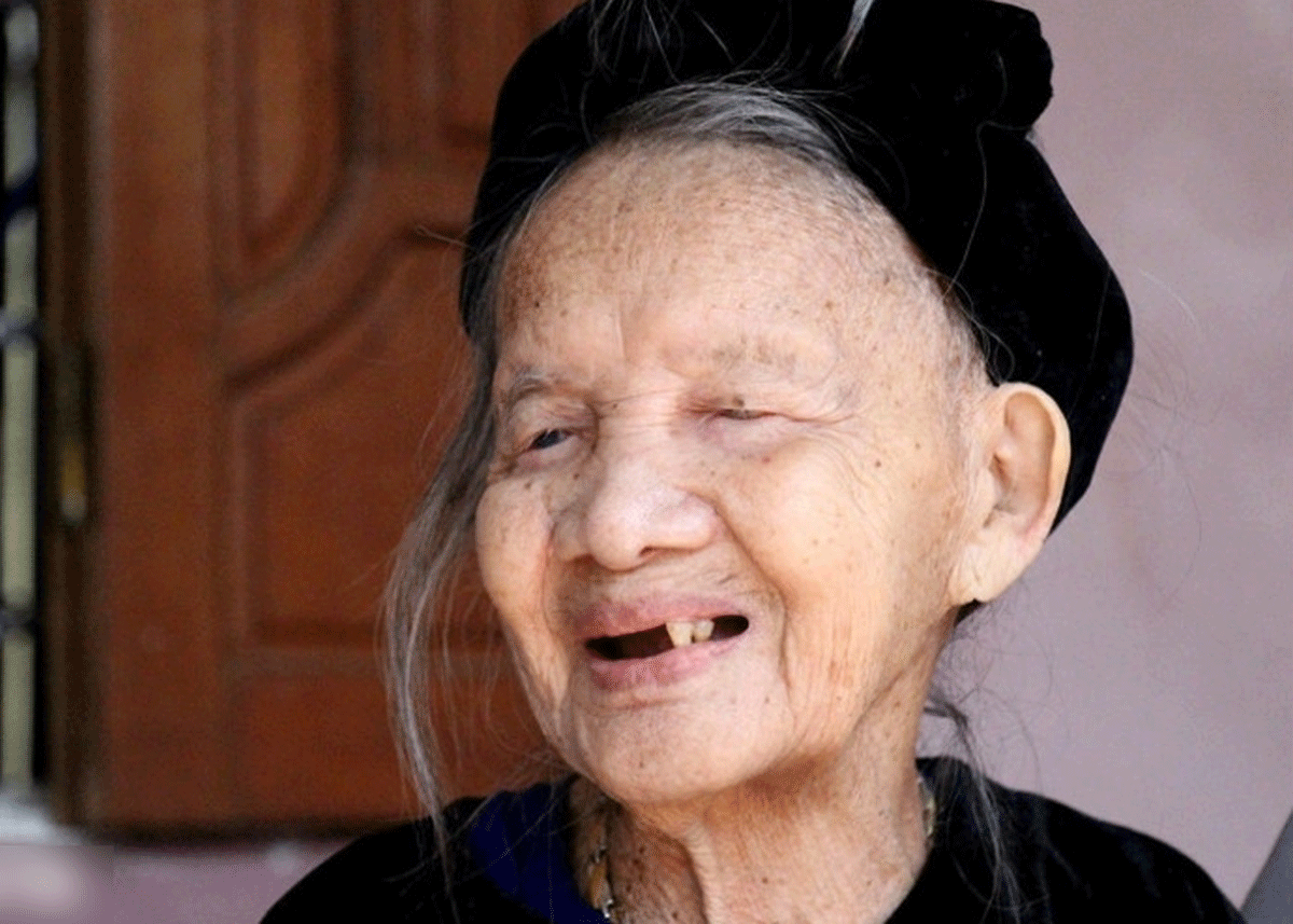 Cụ bà thuộc top sống thọ nhất Hà Tĩnh: Làn da hồng hào, căng mịn tuổi 110 nhờ đều đặn ăn 1 loại quả