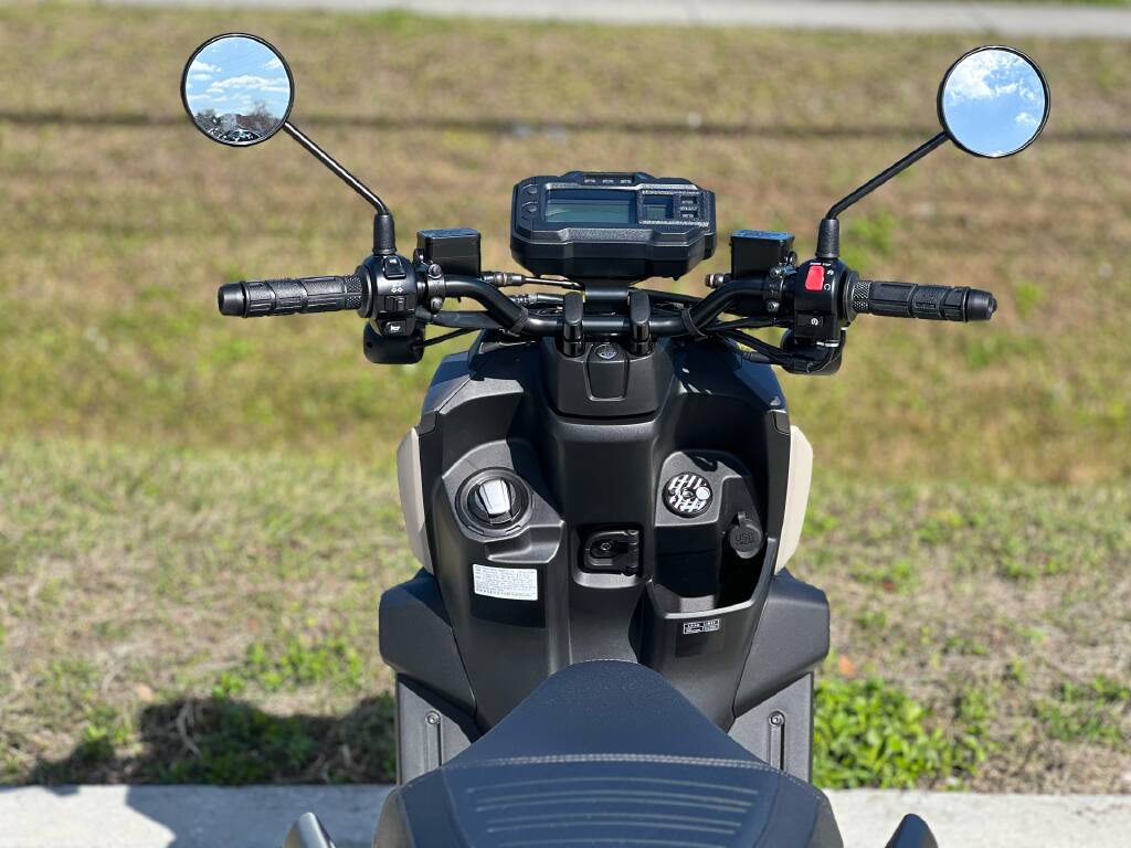 Đại chiến Honda Air Blade, Yamaha ra mắt ‘cực phẩm’ xe tay ga có phanh ABS, màn LCD, giá dễ tiếp cận