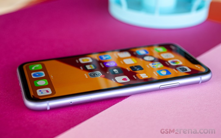 Giá đập hộp iPhone 11 tháng 3 rẻ vô địch thị trường, ông vua giá rẻ của Apple hủy diệt Galaxy A54 5G