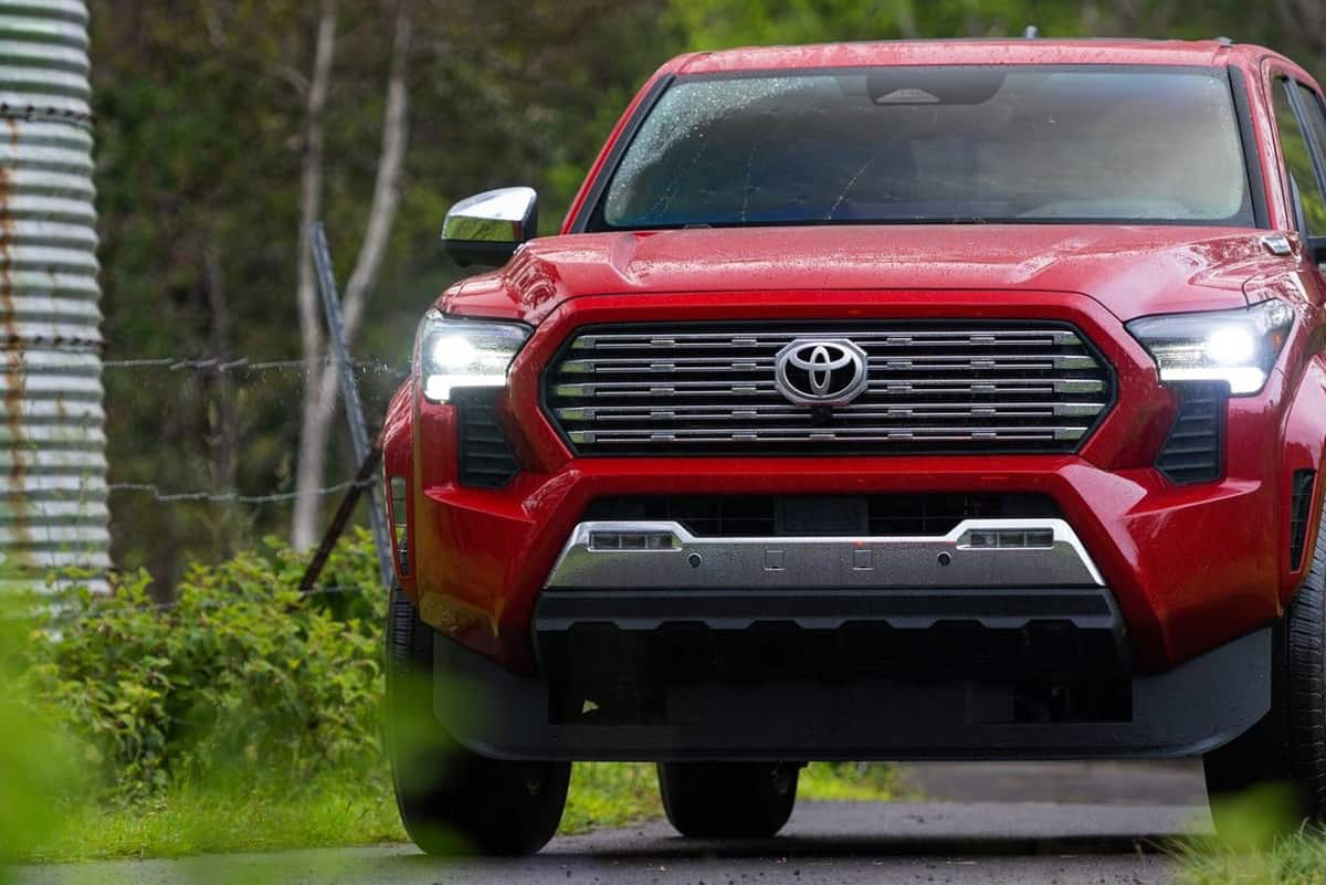 Toyota Fortuner thế hệ mới nâng cấp toàn diện, dễ khiến Ford Everest và Hyundai Santa Fe \'đo ván\'