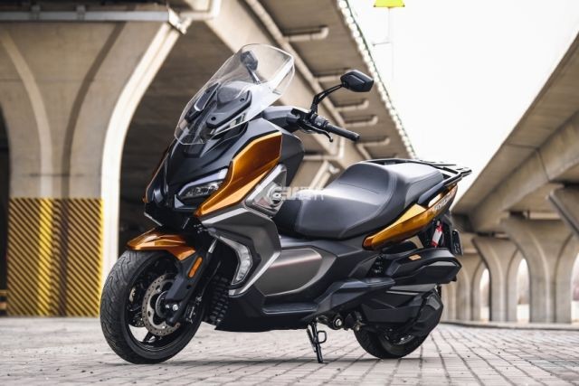 Đẩy Honda SH vào thế khó, ‘tân binh’ xe ga ra mắt giá rẻ giật mình, có phanh ABS và động cơ 350cc ảnh 1