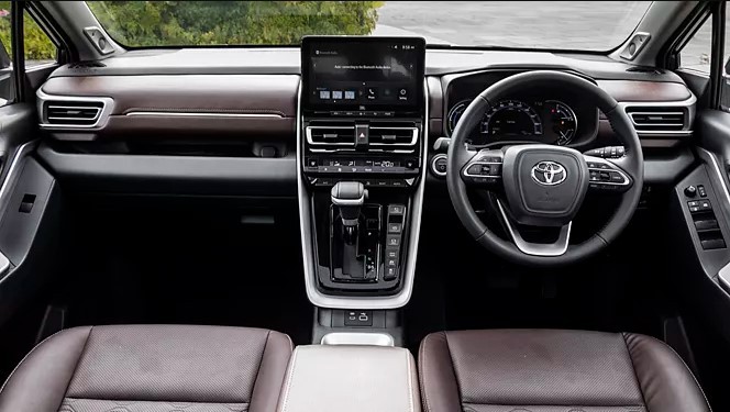 Toyota Innova Hycross giá từ 558 triệu đồng đang hút khách lại ra bản mới xịn hơn Mitsubishi Xpander ảnh 4