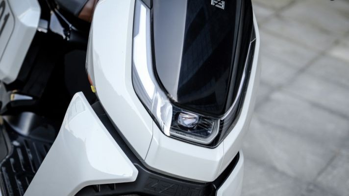 Tin xe trưa 30/3: Siêu phẩm xe ga mới ra mắt, tuyên chiến Honda Air Blade nhờ giá cạnh tranh, có ABS ảnh 3