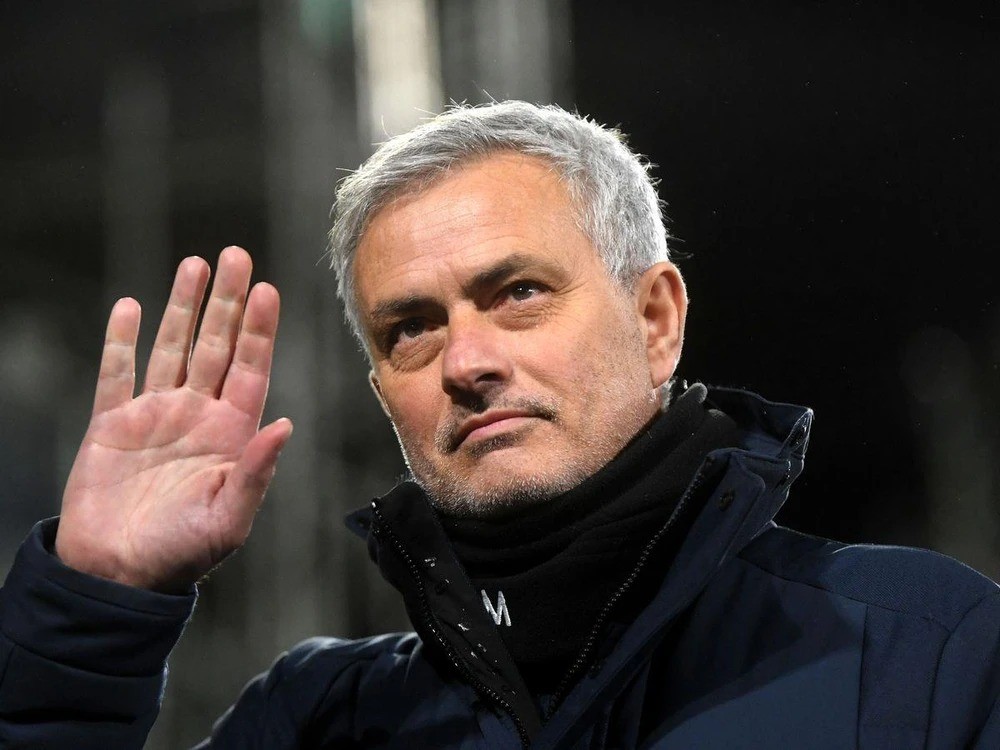 jose-mourinho-roma-04jpg-1712715137.jpg