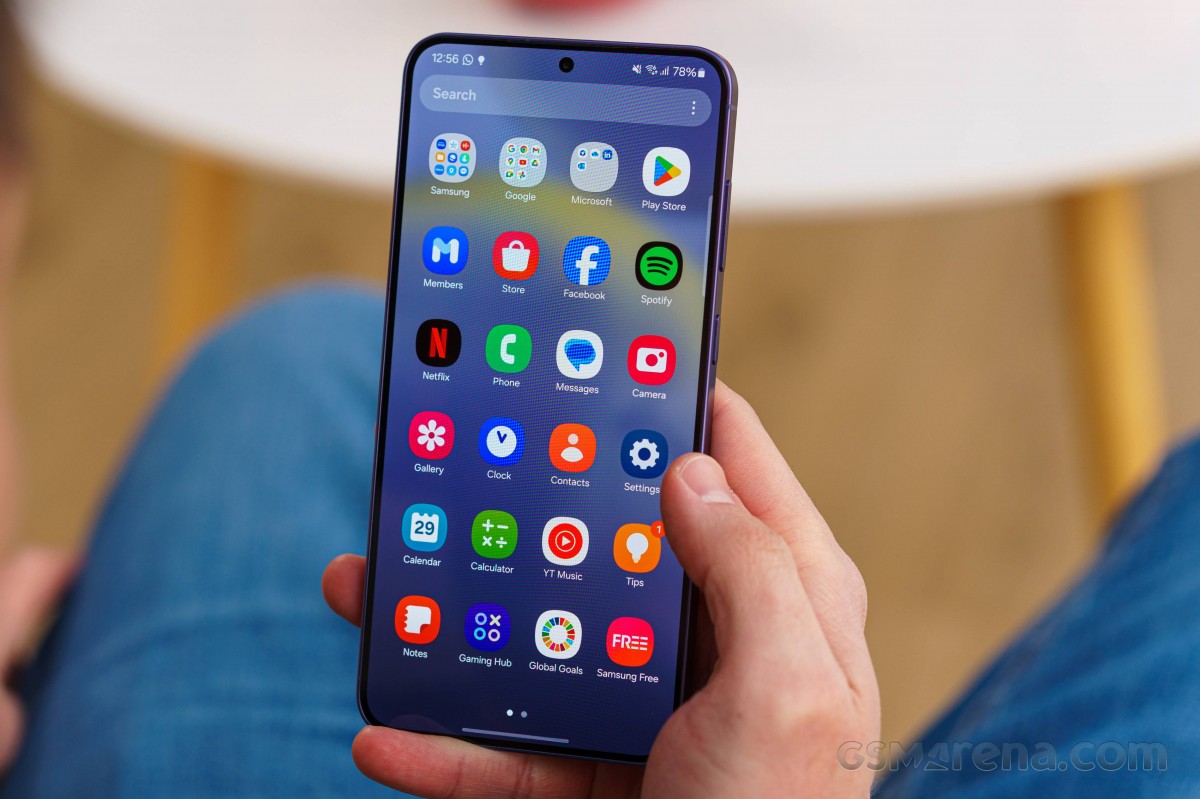 Giá đập hộp Galaxy S24 Plus giảm mạnh hơn 7 triệu giữa tháng 4, rẻ hơn nhiều iPhone 15 được lòng khách Việt