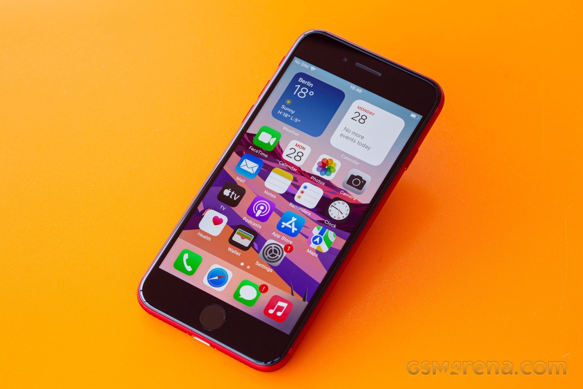 iPhone SE 3 mạnh ngang ngửa iPhone 13 nhưng có giá rẻ bất ngờ thấp hơn cả iPhone 11 tới vài triệu