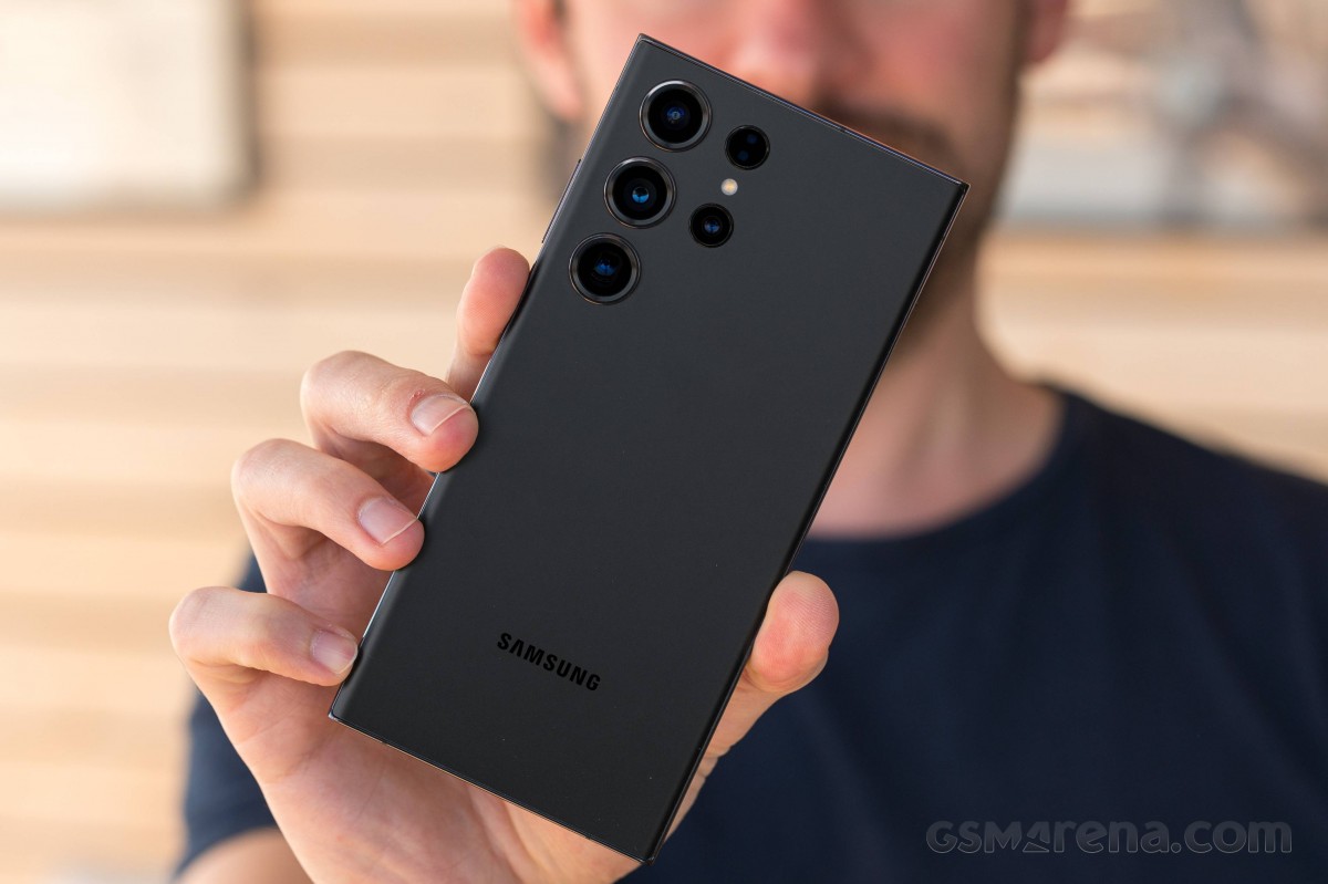 Galaxy S23 Ultra giảm kỷ lục 12 triệu đồng, siêu phẩm Ultra màn hình cong cuối cùng của Samsung vẫn lọt top 1 Android