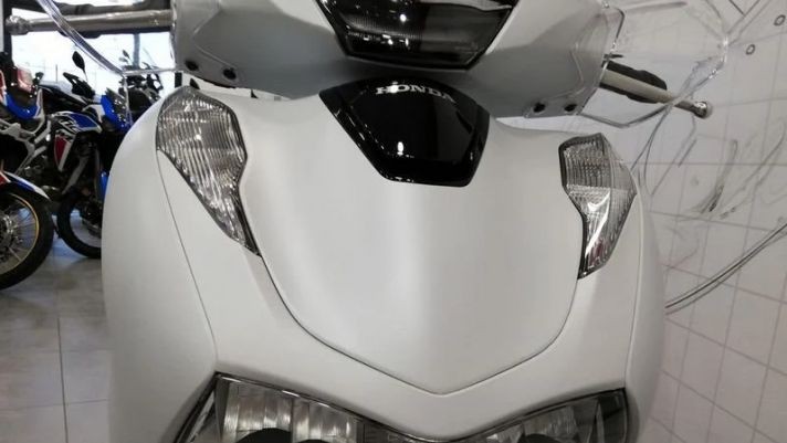 Tin xe hot 20/4: Suzuki mở bán ‘vua tay ga’ 125cc mới giá 37 triệu đồng, ‘soán ngôi’ Honda Air Blade ảnh 2