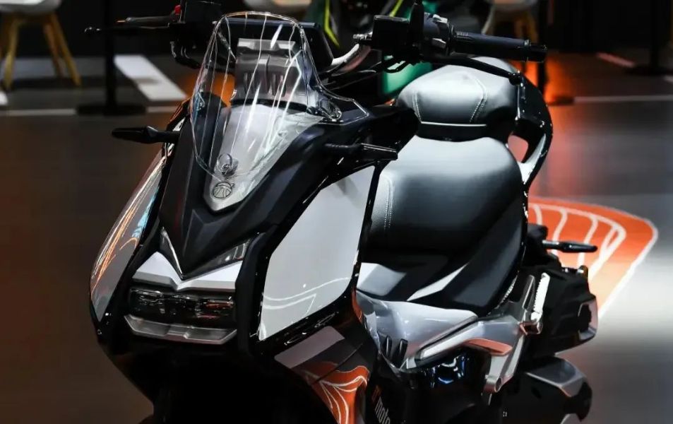 ‘Vua xe ga’ 150cc ra mắt với giá 39 triệu đồng, thiết kế đẹp hơn cả Honda SH và Air Blade, có ABS