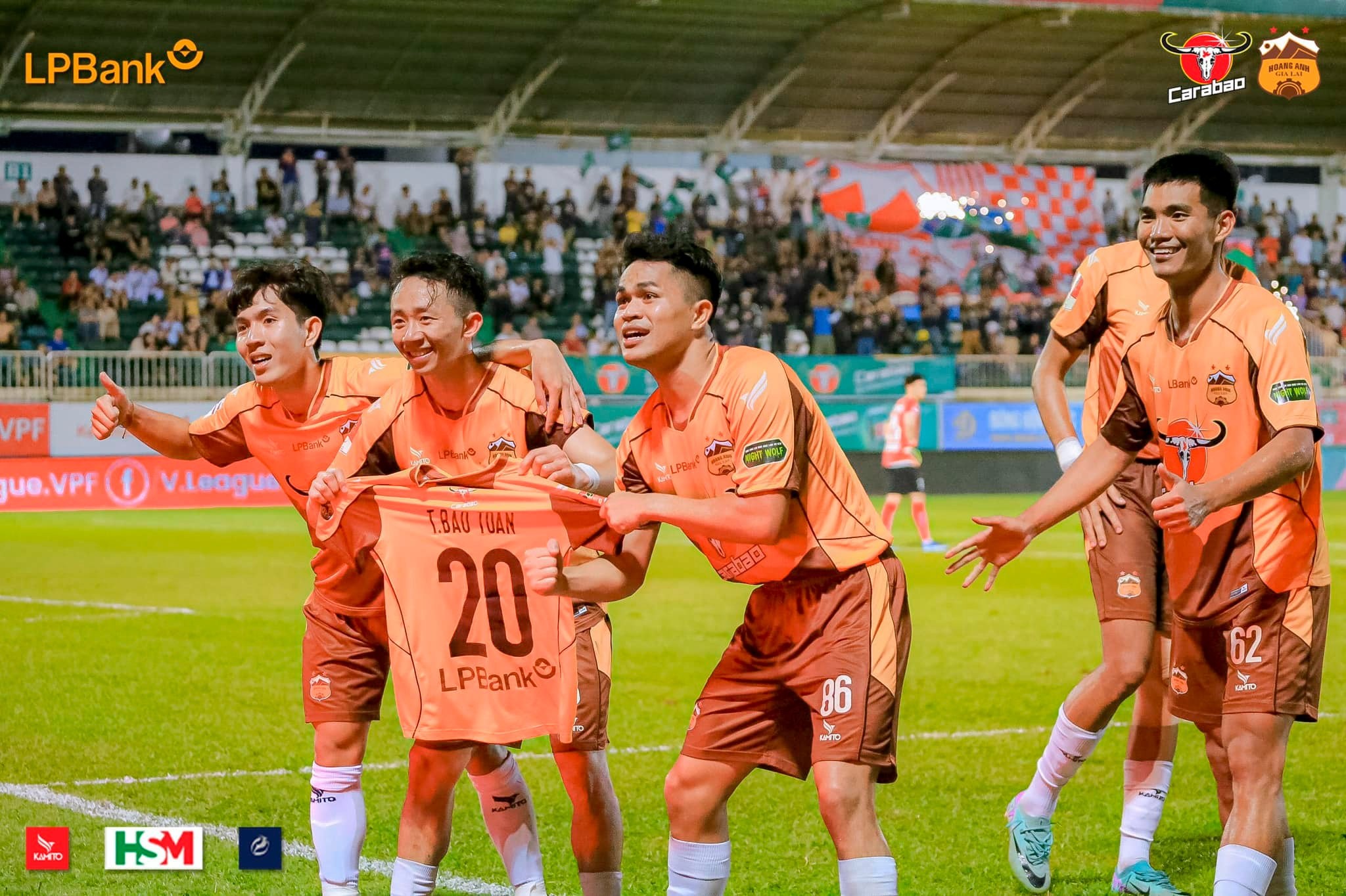 Lịch thi đấu V.League hôm nay: Quang Hải gây sốt tại CLB CAHN, Bùi Tiến Dũng giúp HAGL bay cao?